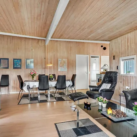 Fantastisk Hjem I Med Sauna Feriehus Vejers Strand